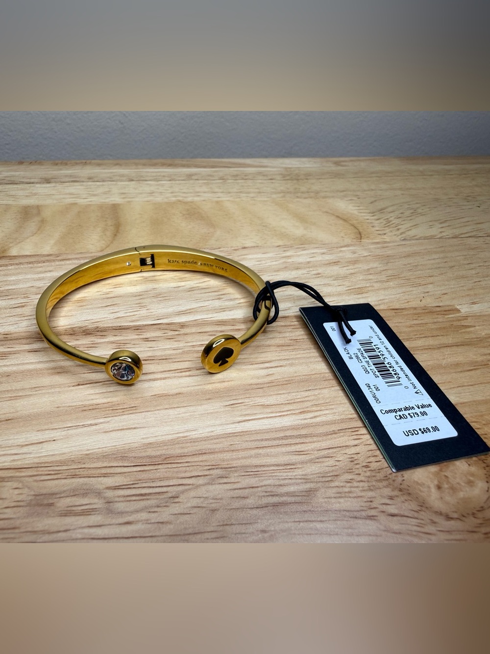 kate spade Spot The Spade Open Hinge Bangle Bracelet NWT $69 - Picture 3 of 6